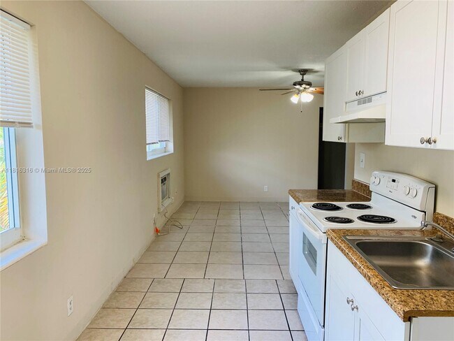 3049 NW 9th Ave in Wilton Manors, FL - Building Photo - Building Photo