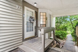 3 Clemens Ct in Rocky Hill, CT - Building Photo - Building Photo