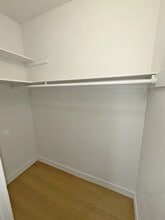 2801 San Marino St, Unit 2 in Los Angeles, CA - Foto de edificio - Building Photo