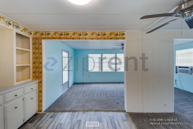 10928 Poplar St NE in St. Petersburg, FL - Building Photo - Building Photo
