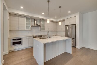 23115 NE 8th St in Sammamish, WA - Building Photo - Building Photo