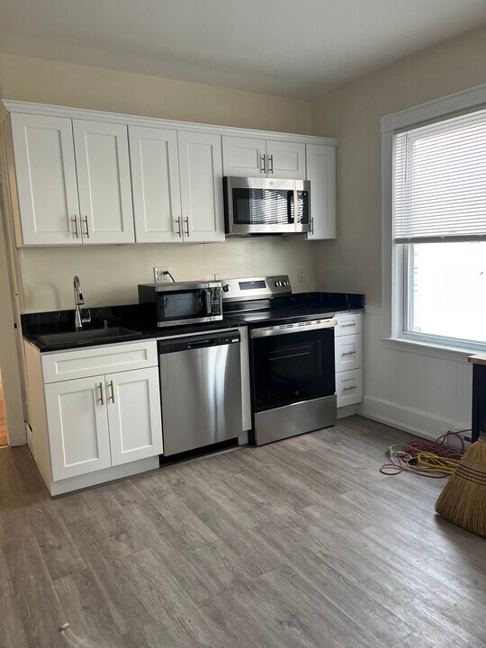 57 Dimick St, Unit 3 in Somerville, MA - Building Photo