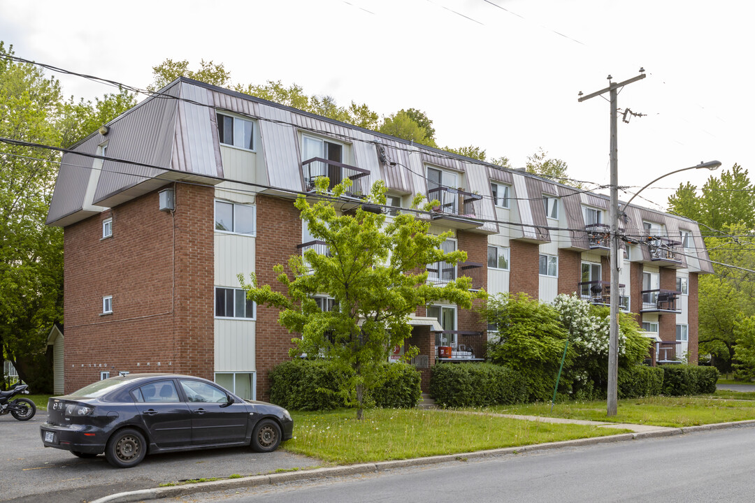 1470-1480 Goyer Rue in St-Bruno-de-Montarville, QC - Building Photo