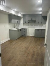 569 Willmott Crescent in Milton, ON - Building Photo - Building Photo