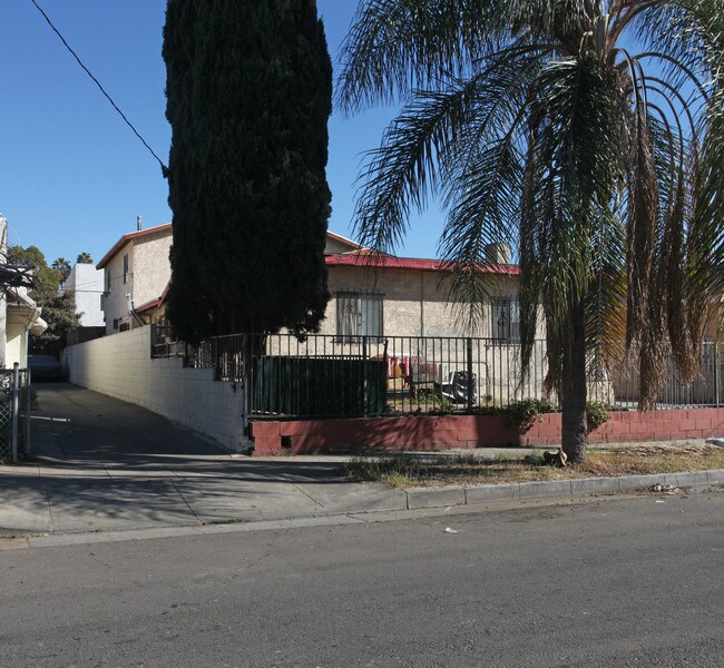 1184-1186 Mariposa Ave in Los Angeles, CA - Building Photo - Building Photo