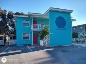 312 Avanda Ct, Unit 9 in Clearwater, FL - Building Photo
