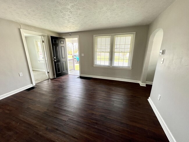2048 Parrish Ave in Hamilton, OH - Building Photo - Building Photo