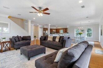 8008 Belle Fontaine Dr in Ocean Springs, MS - Building Photo - Building Photo