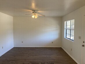 1004 E Goodwin St in Prescott, AZ - Building Photo - Interior Photo