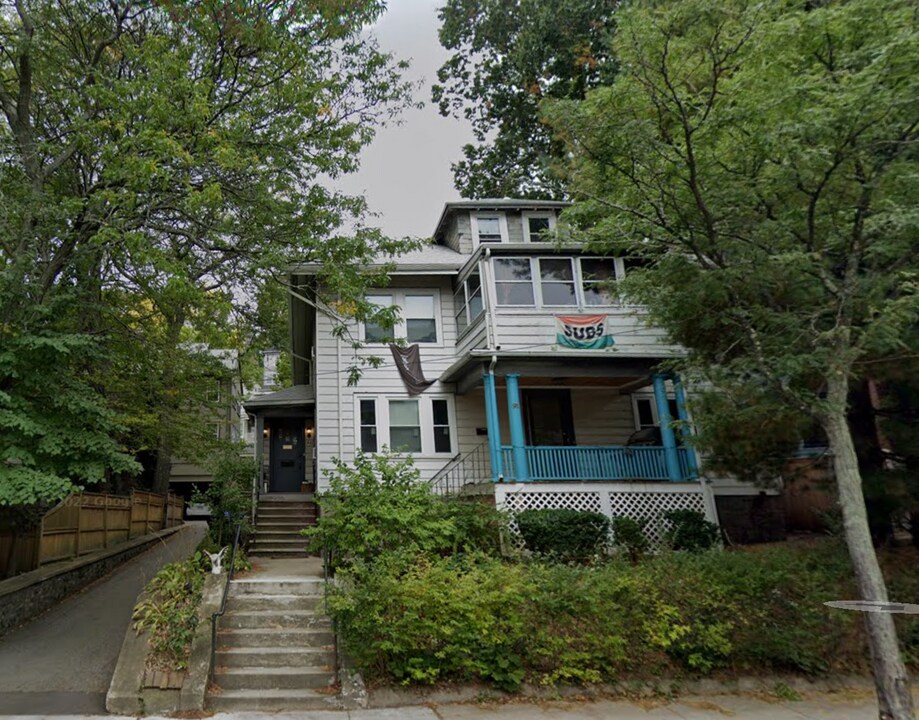 94 Winchester St in Brookline, MA - Foto de edificio