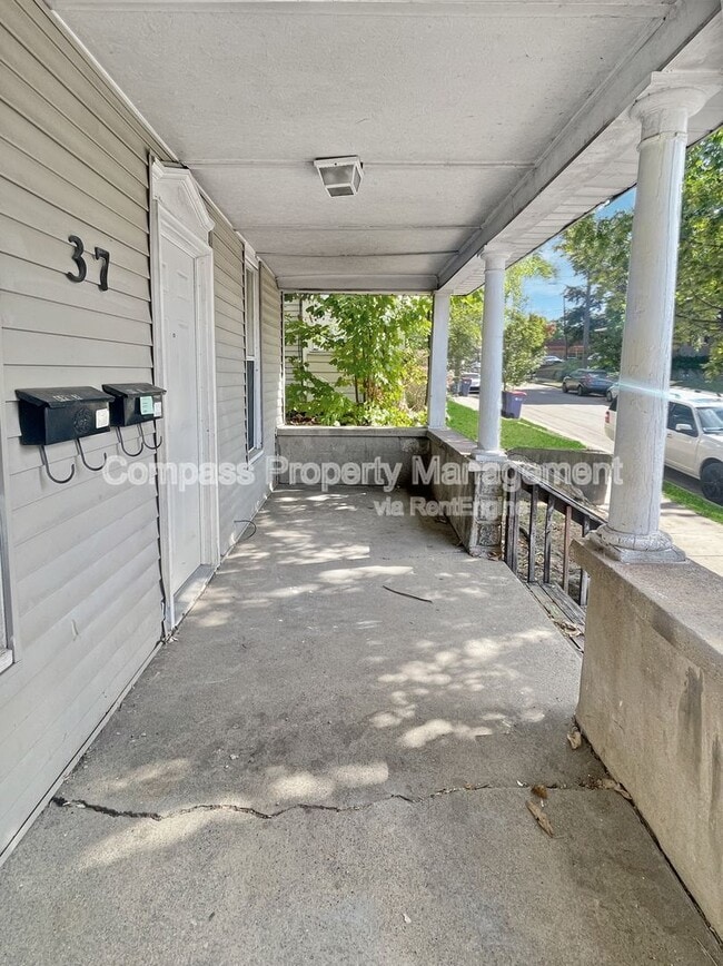 37 Grove St NE in Grand Rapids, MI - Building Photo - Building Photo