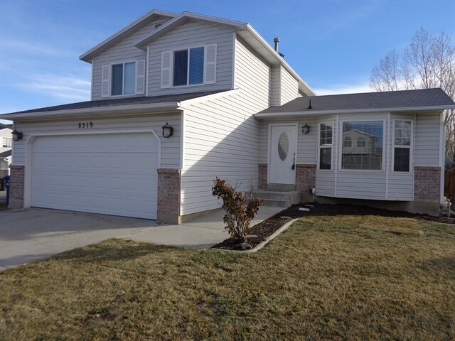 8319 S Helenic Ct in West Jordan, UT - Building Photo