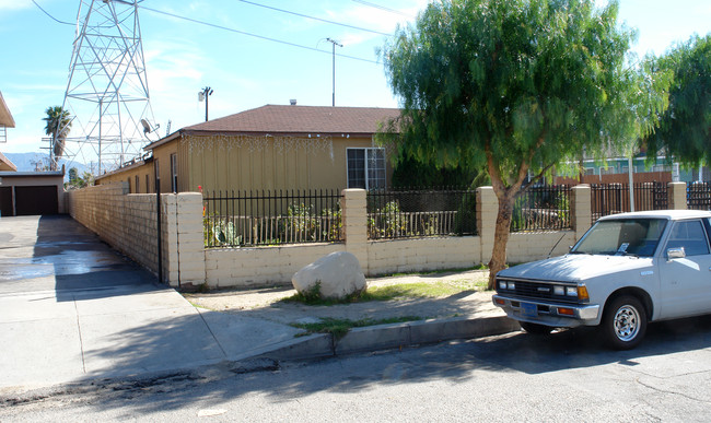 7322 Hinds Ave in North Hollywood, CA - Building Photo - Building Photo