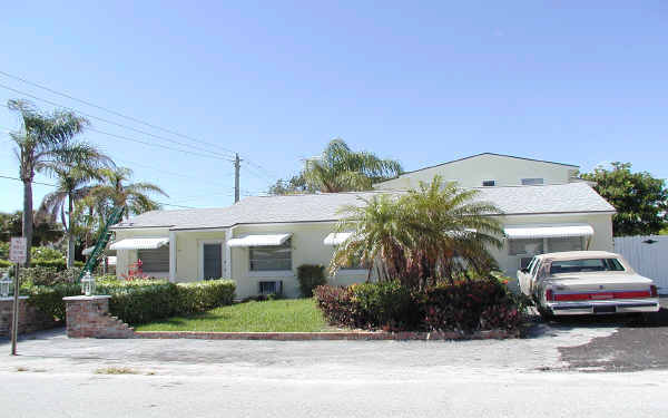 200 Bamboo Rd in West Palm Beach, FL - Building Photo - Building Photo