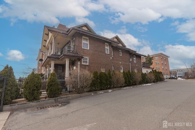 663 Dr Martin Luther King Jr Blvd in Newark, NJ - Building Photo - Building Photo