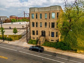 317 S Homan Ave, Unit 3E in Chicago, IL - Building Photo