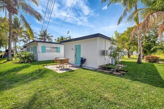 325 De Carie St in Delray Beach, FL - Building Photo - Building Photo