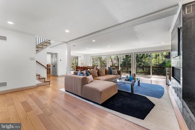 2820 Ellicott St NW in Washington, DC - Building Photo - Building Photo