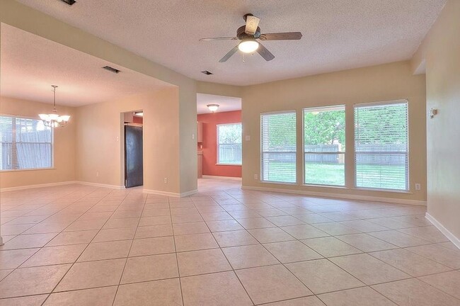 1106 Devonshire Dr in Slidell, LA - Building Photo - Building Photo