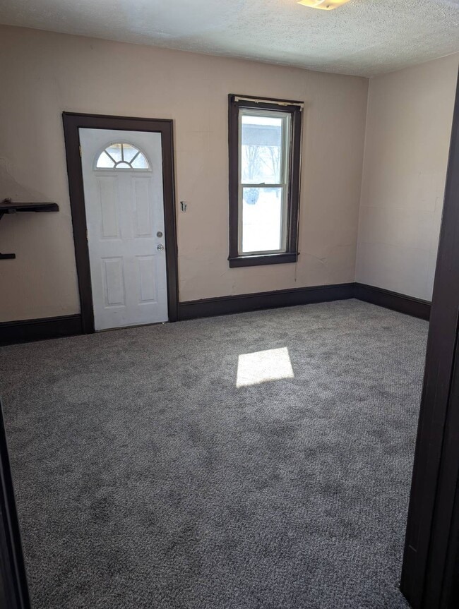 210 E Cambridge St in Alliance, OH - Building Photo - Building Photo