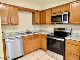 1515 La Fontenay Ct, Unit 1515 in Louisville, KY - Building Photo