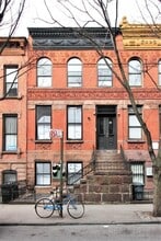 Stunning Modern Studio w Full Amenities, Unit 2F in Brooklyn, NY - Foto de edificio - Building Photo