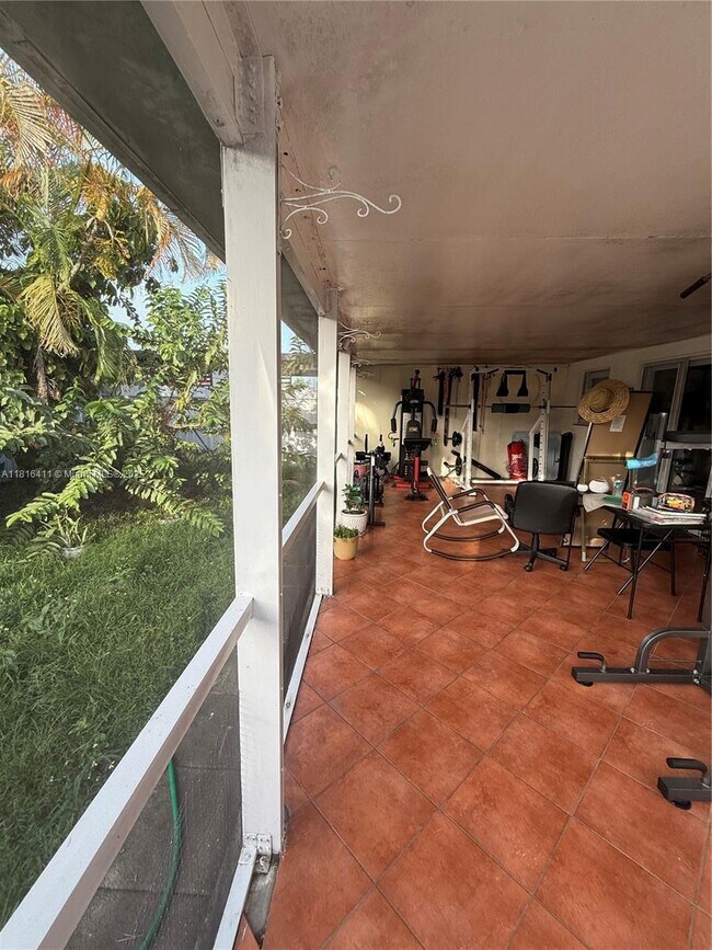 7857 NW 194th St in Hialeah, FL - Building Photo - Building Photo