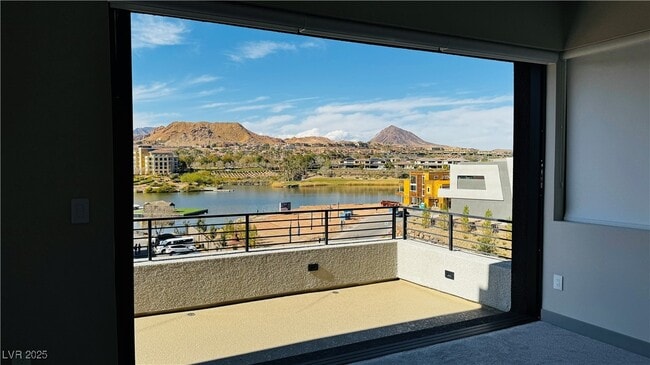 property at 26 Promenade Isle Ln