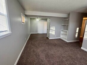 932 Pius Ln in Bettendorf, IA - Building Photo - Building Photo