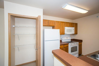 Elkhorn Apartments in Casper, WY - Building Photo - Building Photo