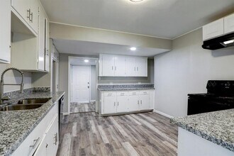 1236 San Felipe St in Angleton, TX - Building Photo - Building Photo