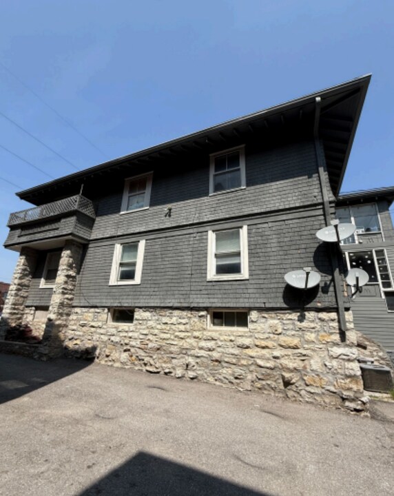 3937-3939 Troost Ave in Kansas City, MO - Foto de edificio