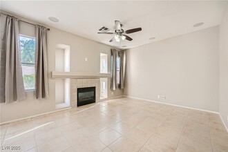 7232 Scenic Desert Ct, Unit D10-104W in Las Vegas, NV - Building Photo - Building Photo