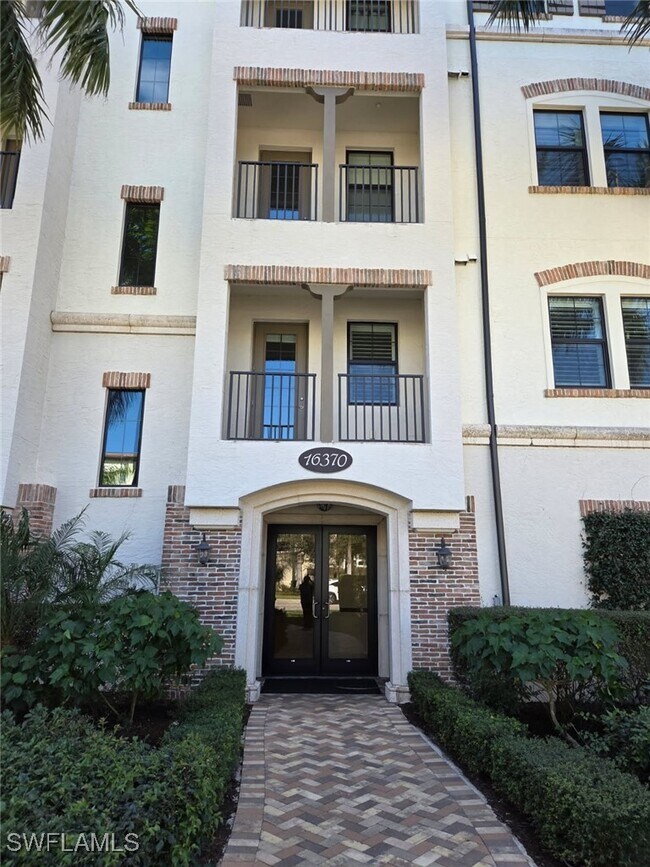 16370 Viansa Wy in Naples, FL - Building Photo - Building Photo