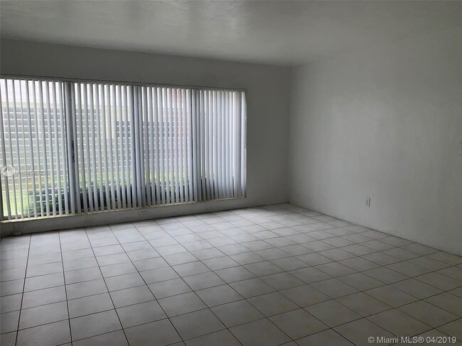 316 Surfside Blvd-Unit -2 in Surfside, FL - Building Photo - Building Photo