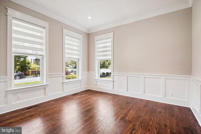 1565 Hane St in McLean, VA - Building Photo - Building Photo