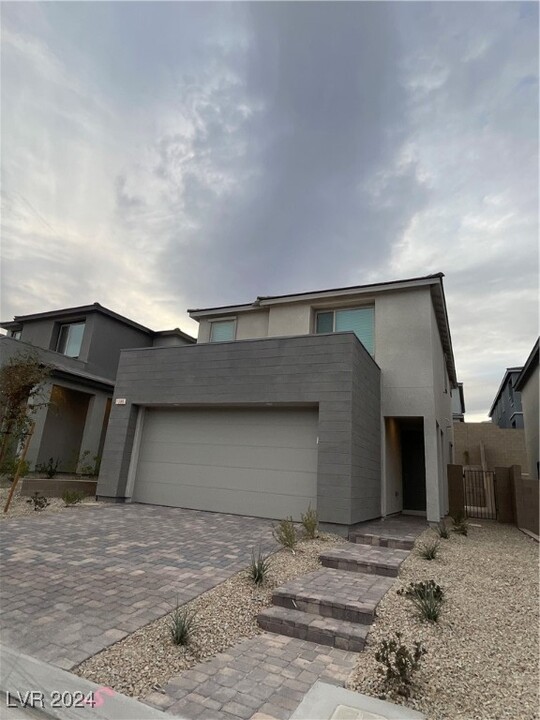 1599 Rock Kestrel St in Las Vegas, NV - Building Photo