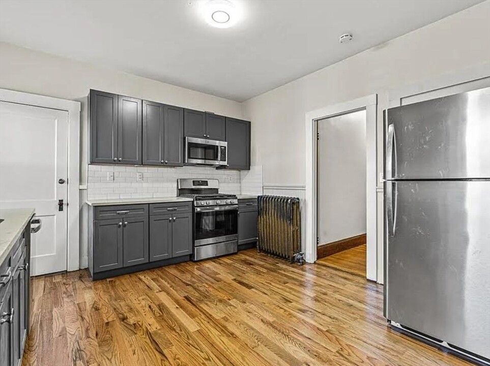 66 Adams St, Unit 2A in Somerville, MA - Building Photo