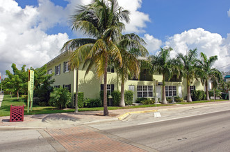 Somerset Apartments in Lake Worth, FL - Foto de edificio - Building Photo