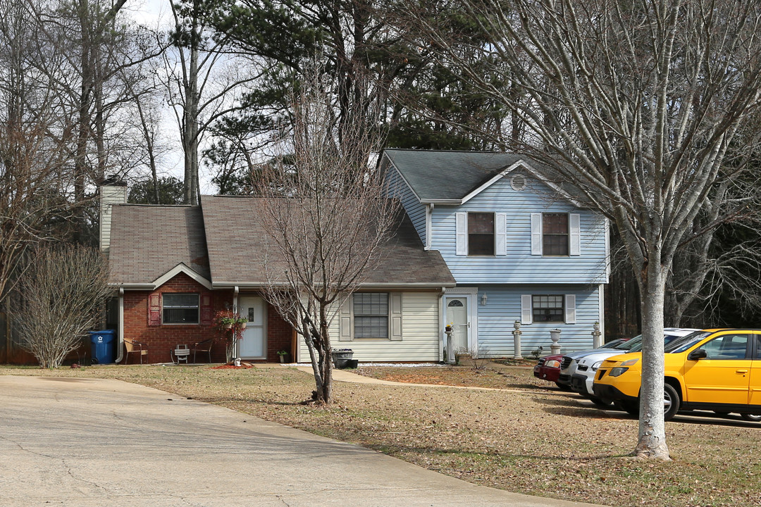 5073-5079 Village Green Way in Alpharetta, GA - Building Photo