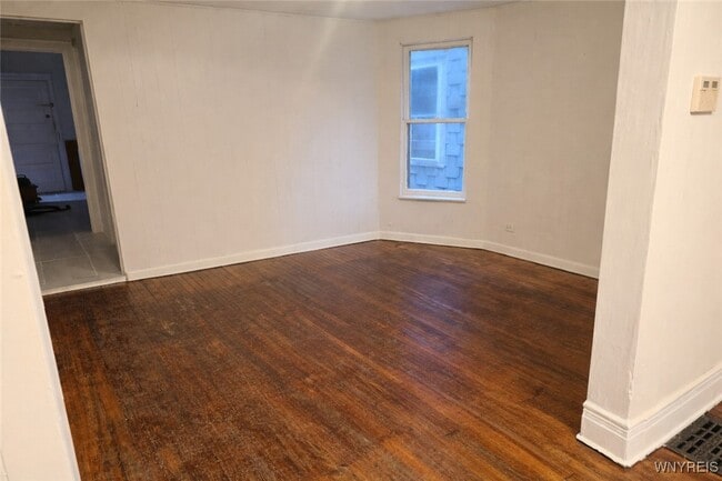 644 E Ferry St in Buffalo, NY - Building Photo - Building Photo