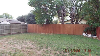 1827 Leander in San Antonio, TX - Building Photo - Building Photo
