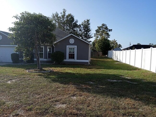 14024 Higgins St in Spring Hill, FL - Building Photo - Building Photo