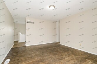 12421 Pizarro Dr in St. Louis, MO - Building Photo - Building Photo