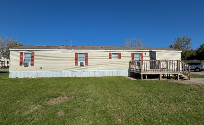 2552 Smith Ave in Marshalltown, IA - Building Photo - Building Photo