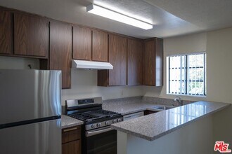 331 S Gramercy Pl in Los Angeles, CA - Building Photo - Building Photo