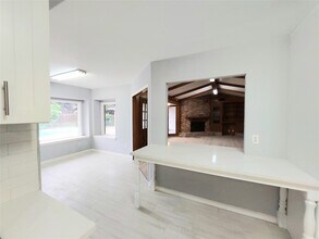 7815 Small Leaf Cir in Houston, TX - Building Photo - Building Photo