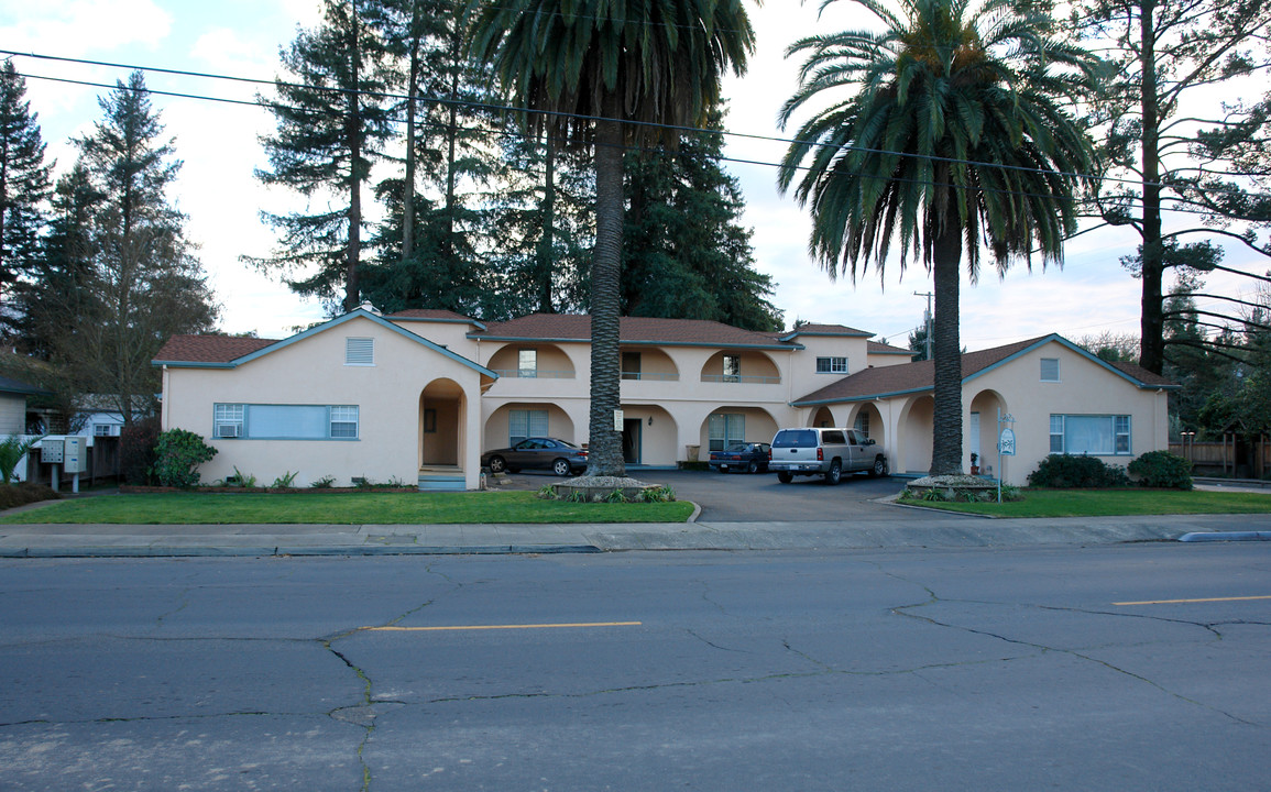 The Palms Apartments in Healdsburg, CA - Building Photo