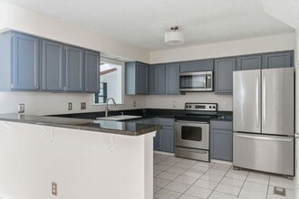 6007 Fox Hill Rd in Williamsburg, VA - Building Photo - Building Photo