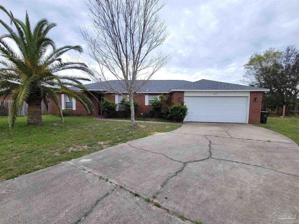 547 Capstan Ct in Pensacola, FL - Building Photo